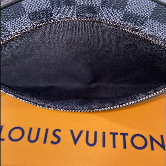 🛑SOLD🛑🔥🔥🔥Louis Vuitton Ambler Damier Graphite Bum Bag/Crossbody Bag - Picture 13 of 16